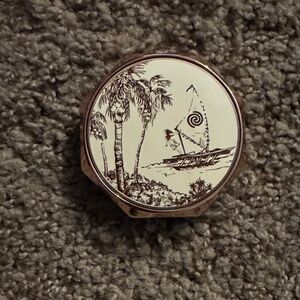 Limited edition Moana compact